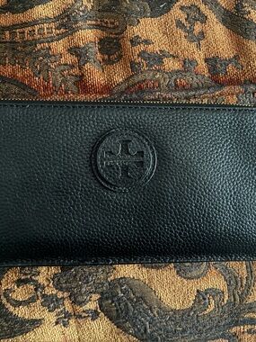 Tory Burch Black Leather Zip Continental Wallet